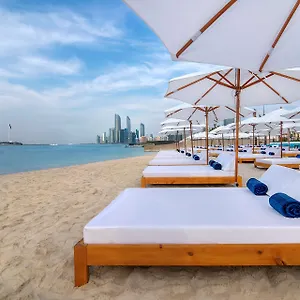 Üdülőközpont Radisson Blu & Resort, Corniche