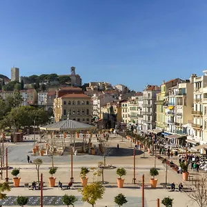 https://immogroom-apparements-luxueux-2min-du-palais-vue-mer-clim.fr-provencehotel.com